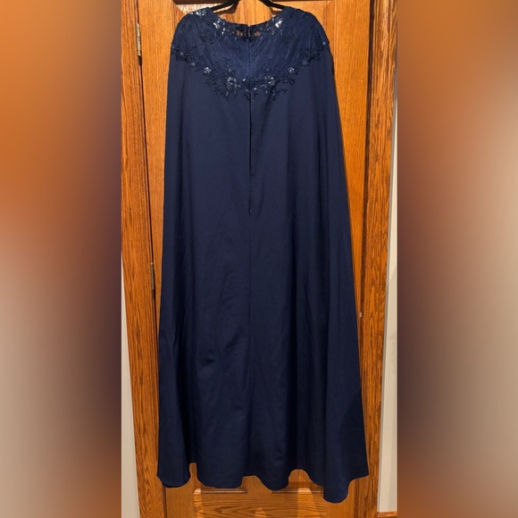 JJs House Elegant Long Sleeve Gray Dress with Cape - Picture 4 of 13